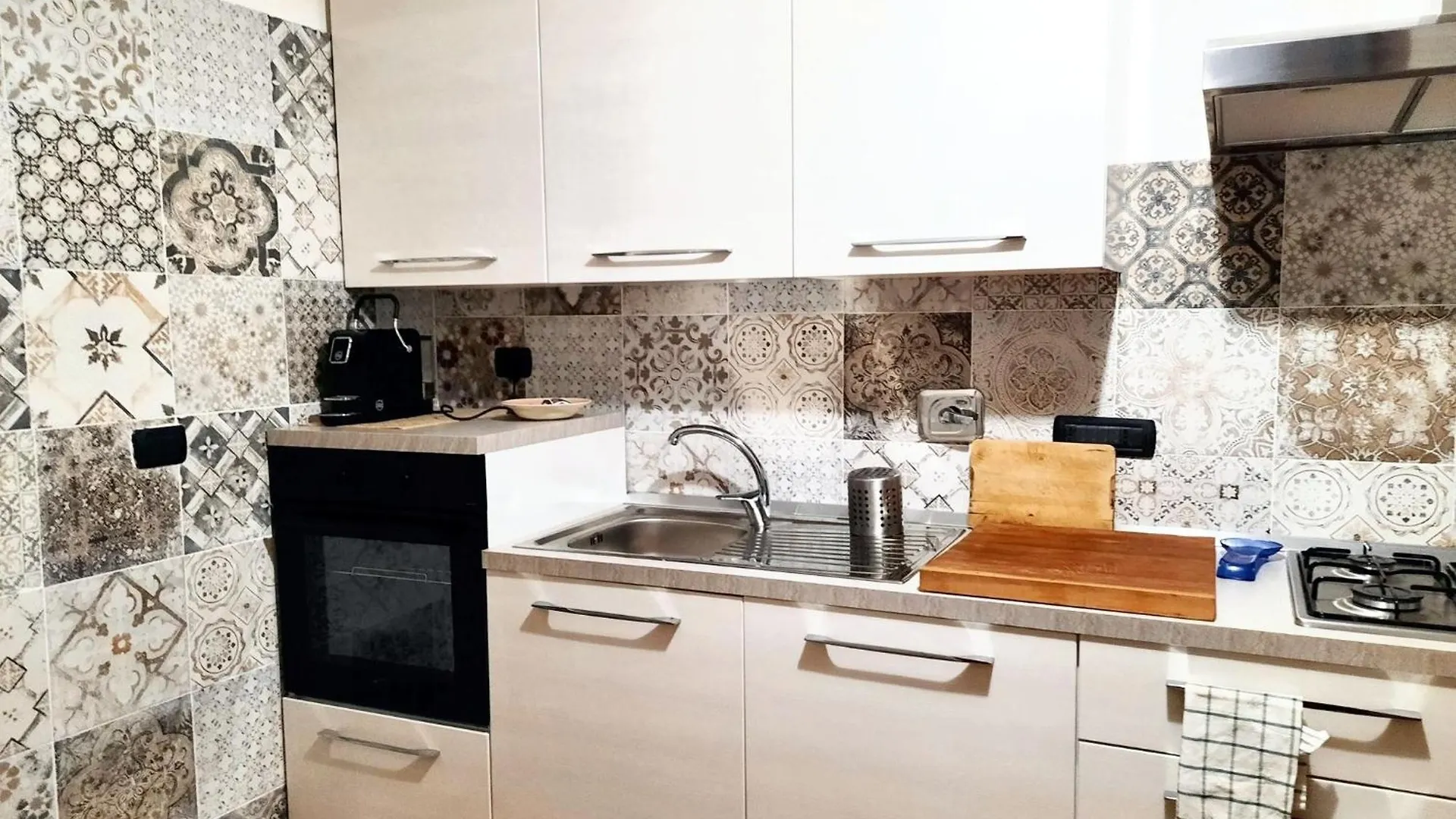 Charming Apartment In Genova 70 M² Parking Included