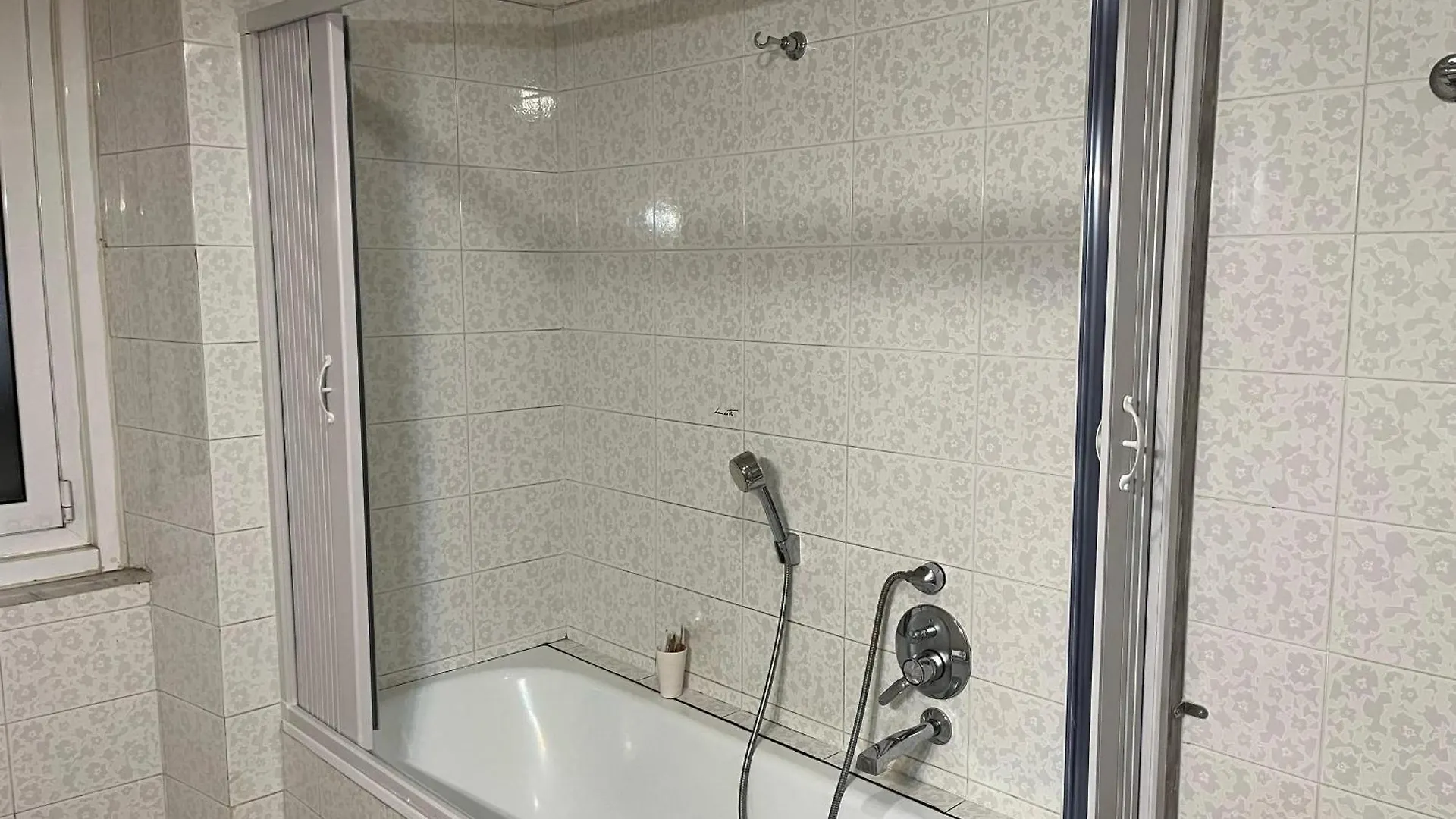 Charming Apartment In Genova 70 M² Parking Included