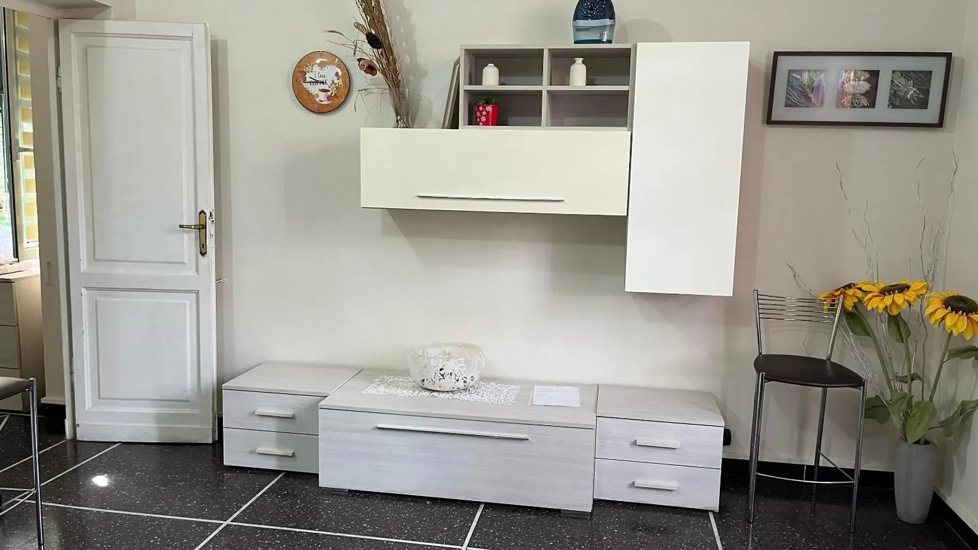Charming Apartment In Genova 70 M² Parking Included 0*, Genoa