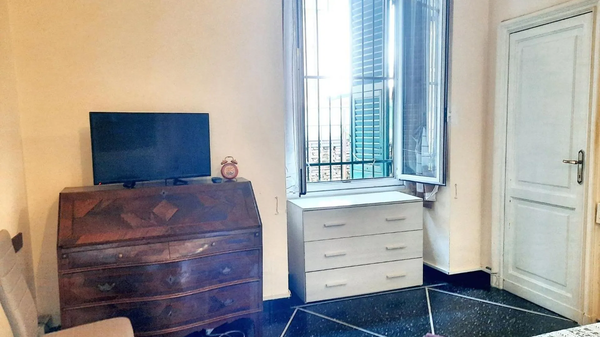 Charming Apartment In Genova 70 M² Parking Included Olaszország