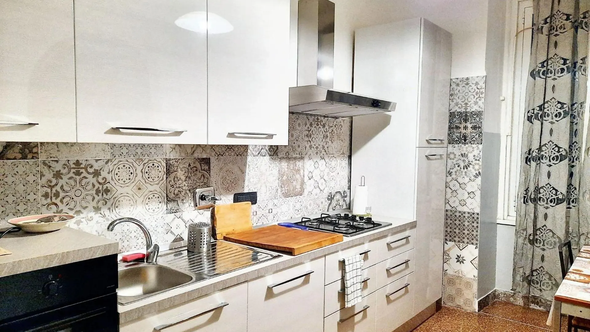 Charming Apartment In Genova 70 M² Parking Included